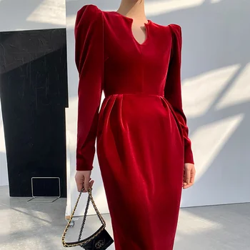 קטיפה אדומה שמלת נסיכה של נשים האביב 2023 חדש המותניים רזה שמלה אמצע אורך שמלת האירוסין